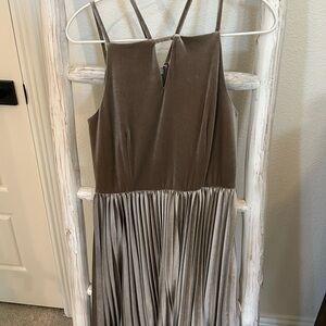 Gianni Bini Bronze/Taupe Velvet Dress